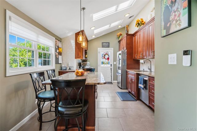 86 Claremont Avenue, West Babylon, NY 11704