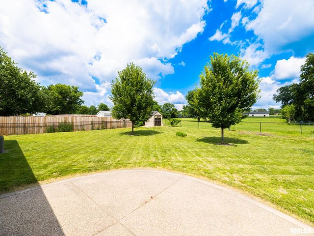 6210 N FROSTWOOD Parkway, Peoria, IL 61615