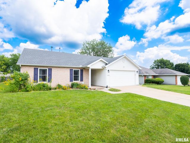 6210 N FROSTWOOD Parkway, Peoria, IL 61615