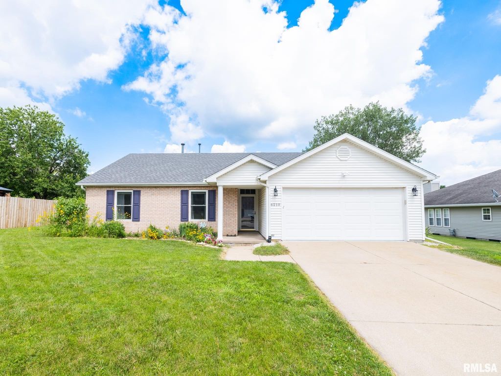 6210 N FROSTWOOD Parkway, Peoria, IL 61615