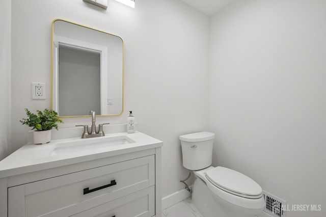 16 Hershey Road, East Brunswick, NJ 08816