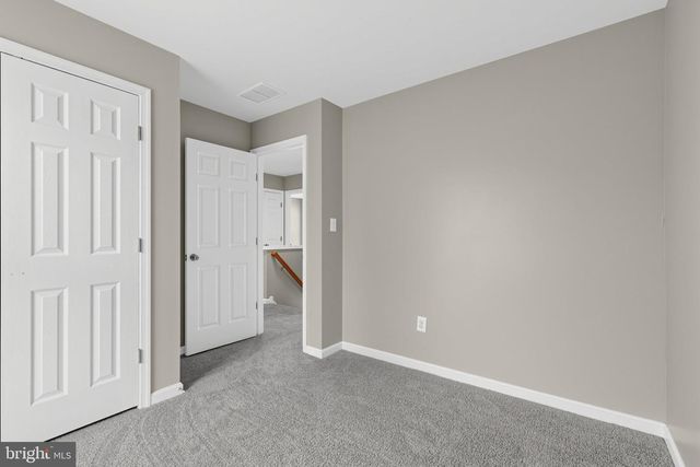 6 BLUE MIST CT, Newark, DE 19702