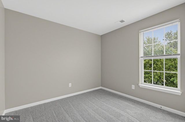 6 BLUE MIST CT, Newark, DE 19702