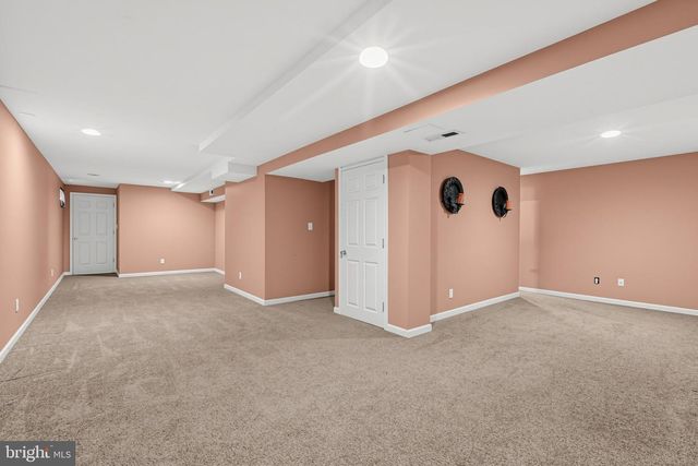 6 BLUE MIST CT, Newark, DE 19702