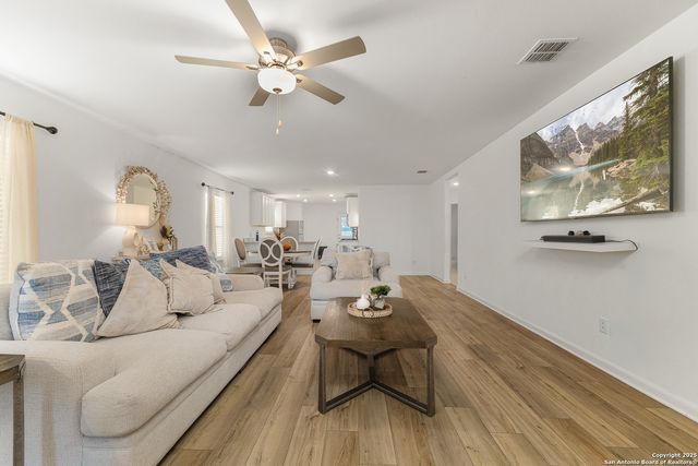 12135 Luckey Villa, San Antonio, TX 78252