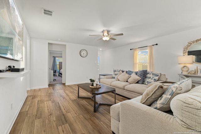 12135 Luckey Villa, San Antonio, TX 78252