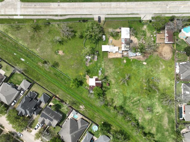 431&433 Calder Drive, League City, TX 77573