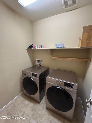 13995 E Huppenthal Boulevard, Vail, AZ 85641