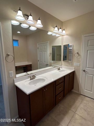 13995 E Huppenthal Boulevard, Vail, AZ 85641