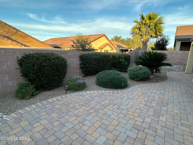 13995 E Huppenthal Boulevard, Vail, AZ 85641