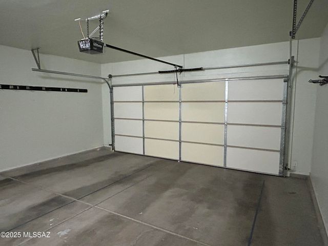 13995 E Huppenthal Boulevard, Vail, AZ 85641