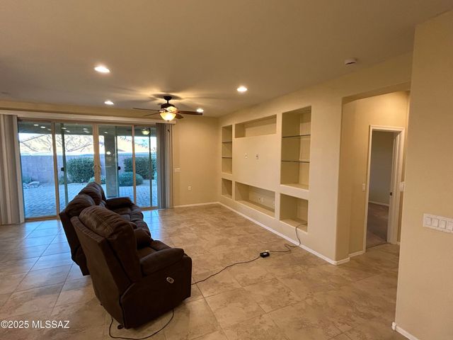 13995 E Huppenthal Boulevard, Vail, AZ 85641