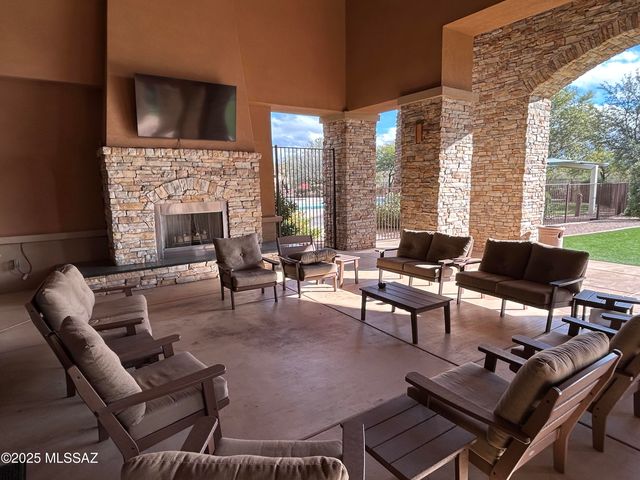 13995 E Huppenthal Boulevard, Vail, AZ 85641