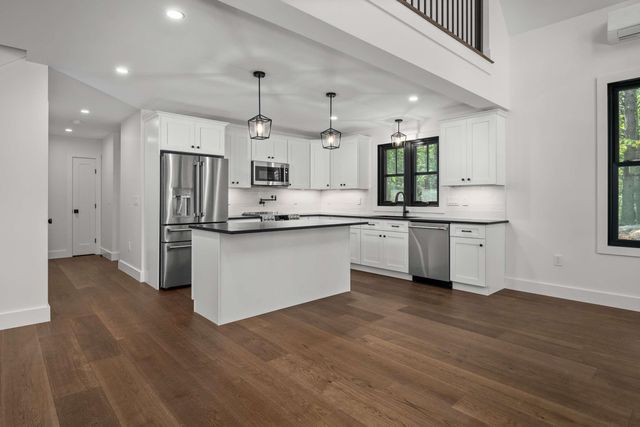 141 Logging Road, York, ME 03902