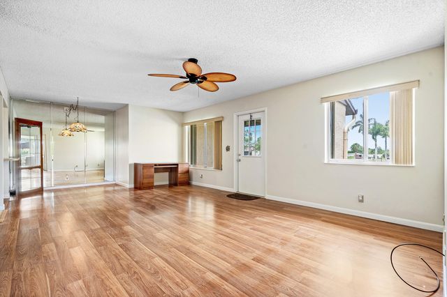 406 Pine Glen Lane A-2, Greenacres, FL 33463