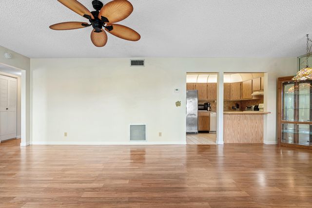 406 Pine Glen Lane A-2, Greenacres, FL 33463