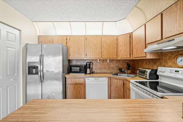 406 Pine Glen Lane A-2, Greenacres, FL 33463