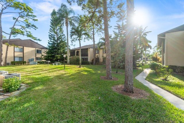 406 Pine Glen Lane A-2, Greenacres, FL 33463
