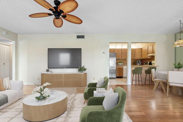 406 Pine Glen Lane A-2, Greenacres, FL 33463