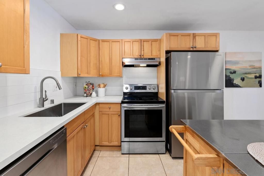 2850 Reynard Way 11, San Diego, CA 92103