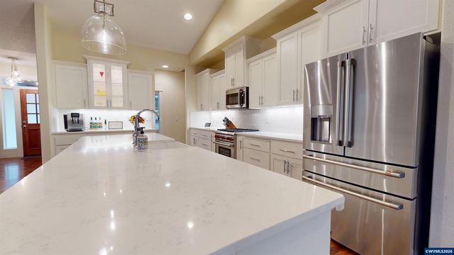 5598 Wigeon St SE, Salem, OR 97306