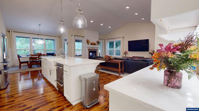 5598 Wigeon St SE, Salem, OR 97306