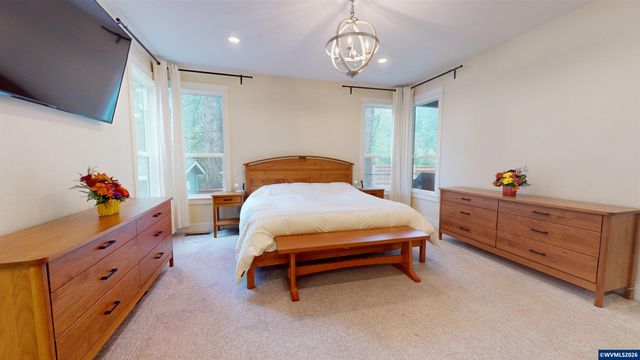 5598 Wigeon St SE, Salem, OR 97306