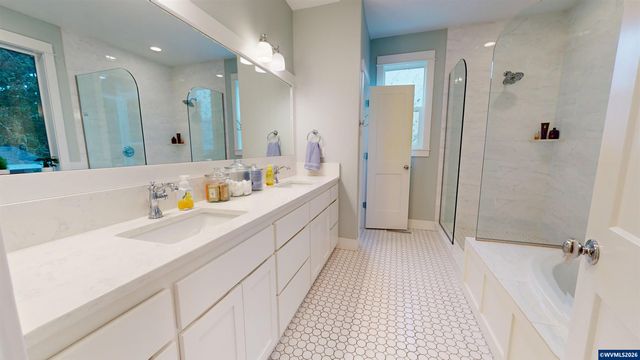 5598 Wigeon St SE, Salem, OR 97306