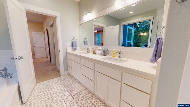 5598 Wigeon St SE, Salem, OR 97306