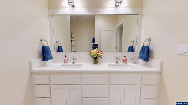 5598 Wigeon St SE, Salem, OR 97306