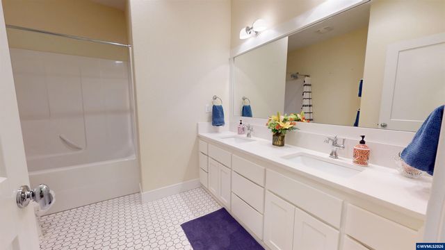 5598 Wigeon St SE, Salem, OR 97306