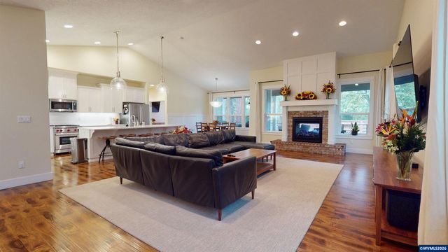 5598 Wigeon St SE, Salem, OR 97306