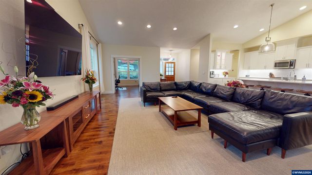 5598 Wigeon St SE, Salem, OR 97306