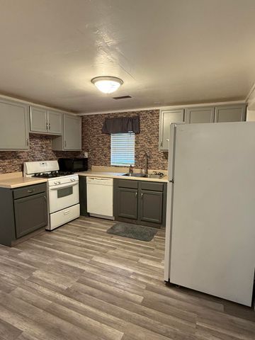 3053 W Grand Street, Springfield, MO 65802