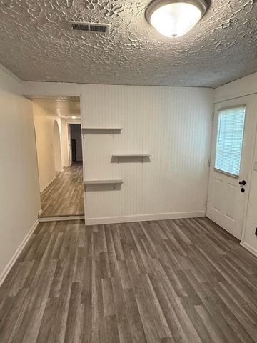 3053 W Grand Street, Springfield, MO 65802