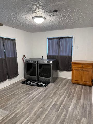 3053 W Grand Street, Springfield, MO 65802