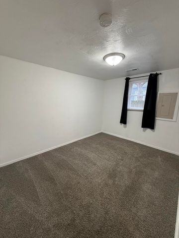 3053 W Grand Street, Springfield, MO 65802