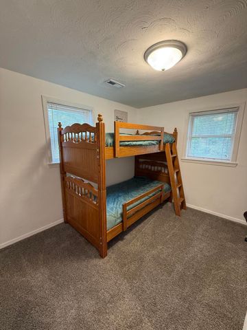 3053 W Grand Street, Springfield, MO 65802