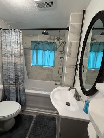 3053 W Grand Street, Springfield, MO 65802
