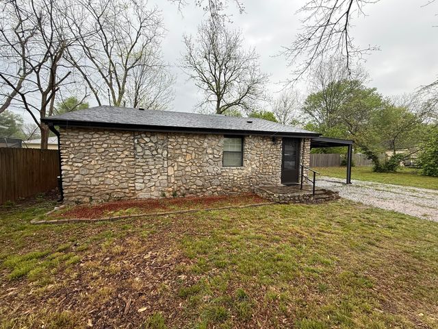 3053 W Grand Street, Springfield, MO 65802