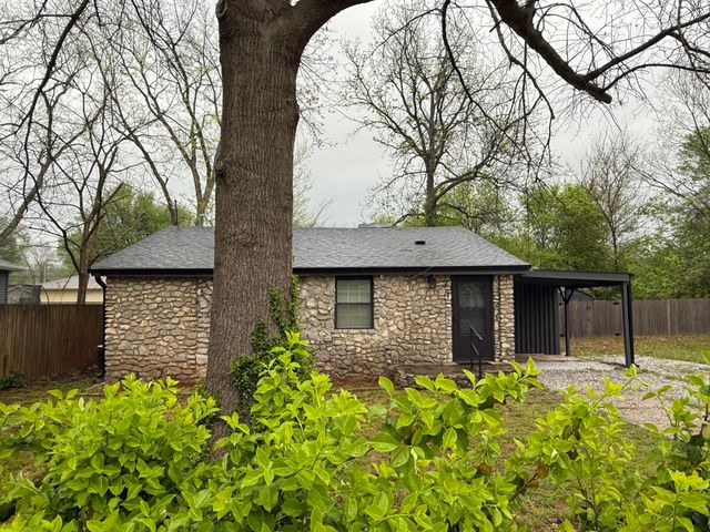 3053 W Grand Street, Springfield, MO 65802