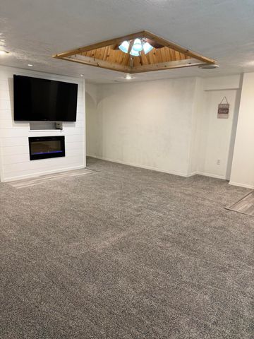 3053 W Grand Street, Springfield, MO 65802