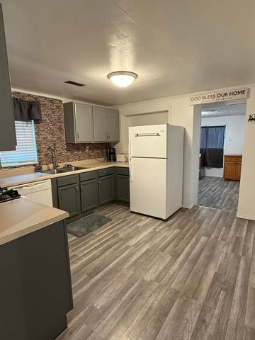3053 W Grand Street, Springfield, MO 65802
