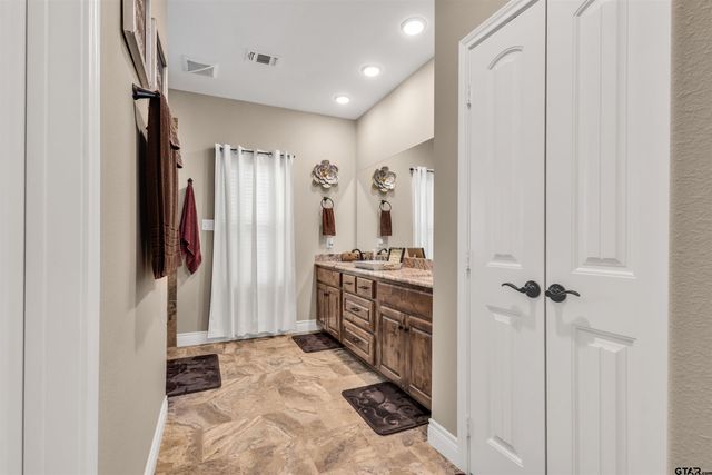 530 Rs County Road 4269, Emory, TX 75440