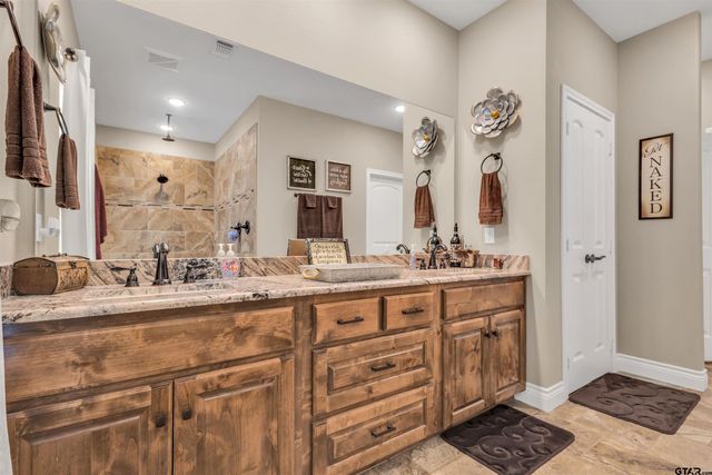 530 Rs County Road 4269, Emory, TX 75440