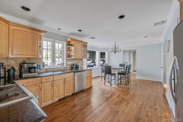 180 Miller Place Road, Miller Place, NY 11764