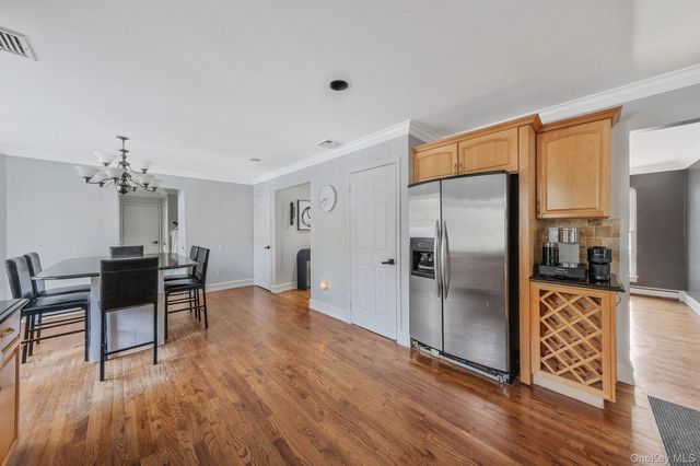 180 Miller Place Road, Miller Place, NY 11764