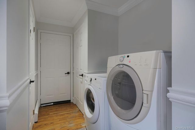 180 Miller Place Road, Miller Place, NY 11764