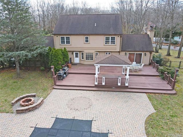 180 Miller Place Road, Miller Place, NY 11764