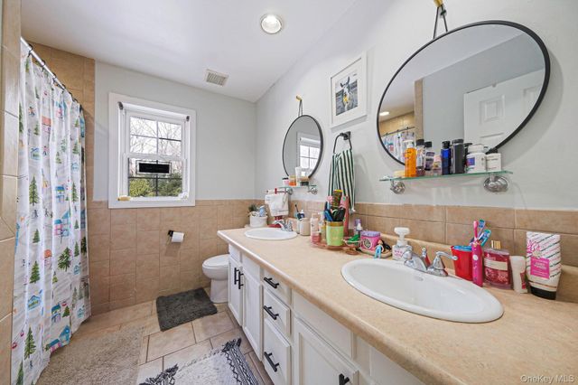 180 Miller Place Road, Miller Place, NY 11764